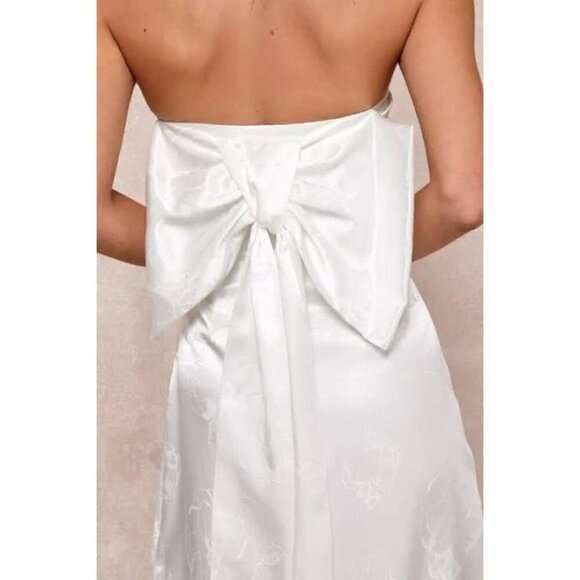 Lulu's Women's Strapless Bow Back Satin Jacquard Maxi Dress White Size S NWOT - Picture 2 of 4